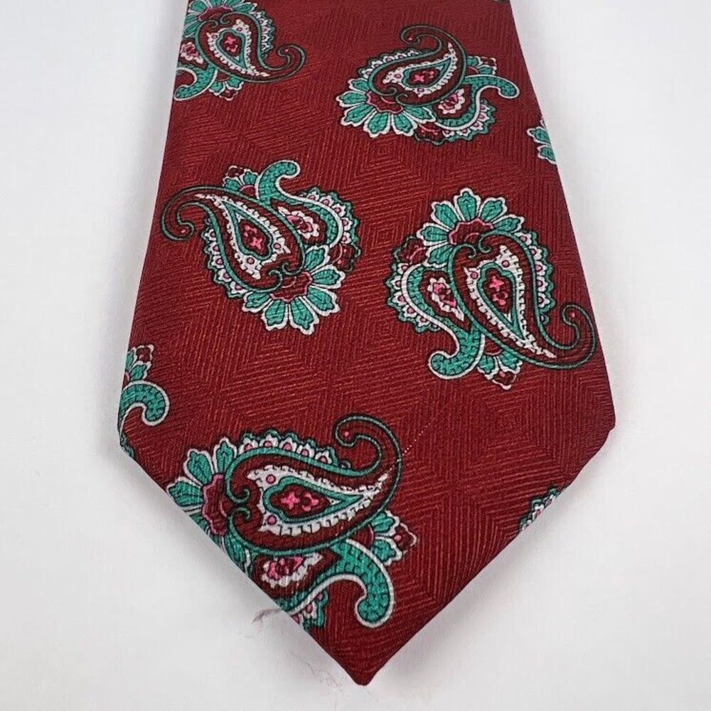 Wembley Red Paisley Design Silk Pointed Classic Necktie‎ Tie